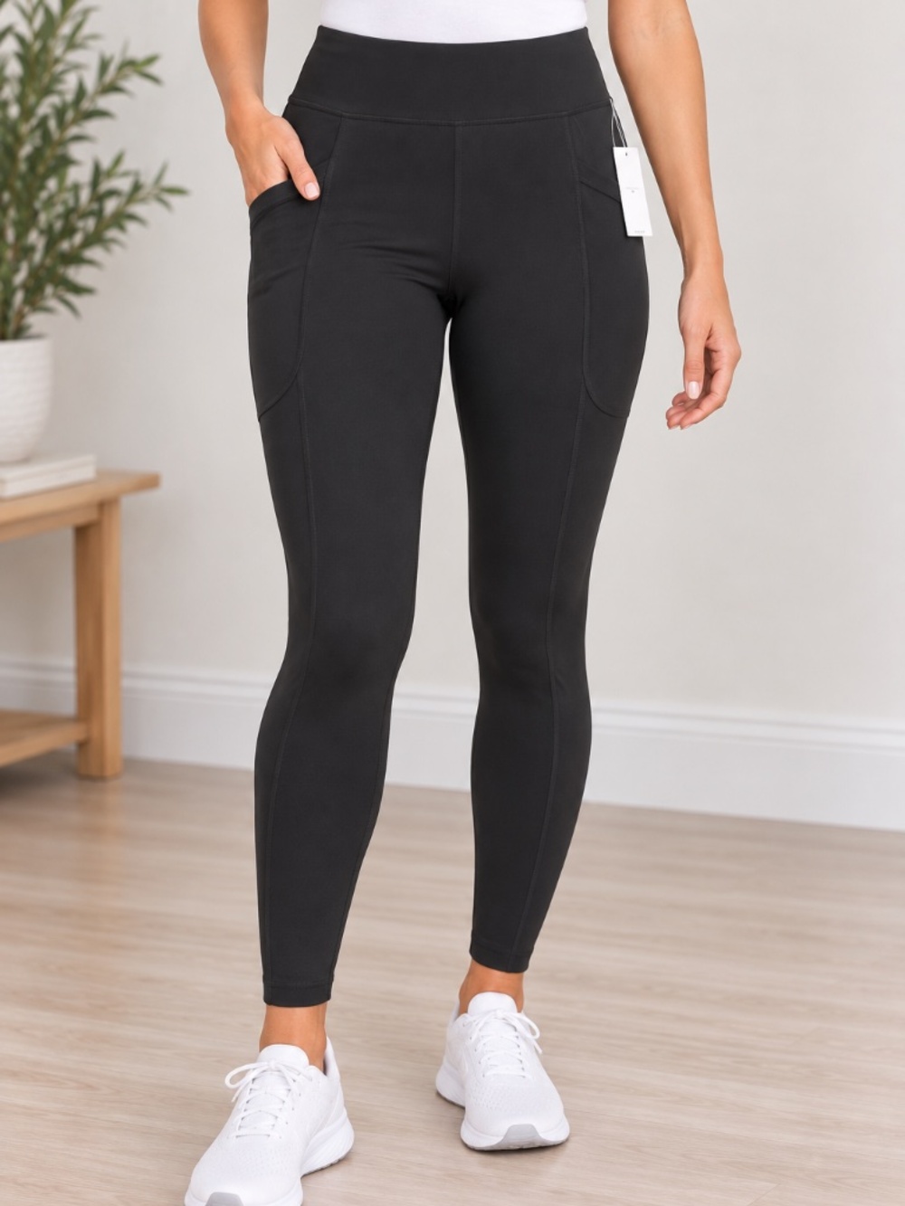 NWT Women's Black High Rise Powersoft Cropped Leggings, size Medium